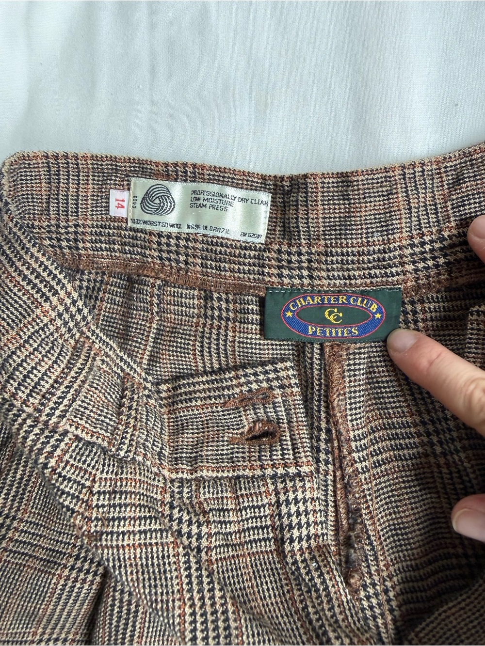 VTG 100% Wool Plaid, Pleated, High-Waist Women’s Shorts - Picture 4 of 6